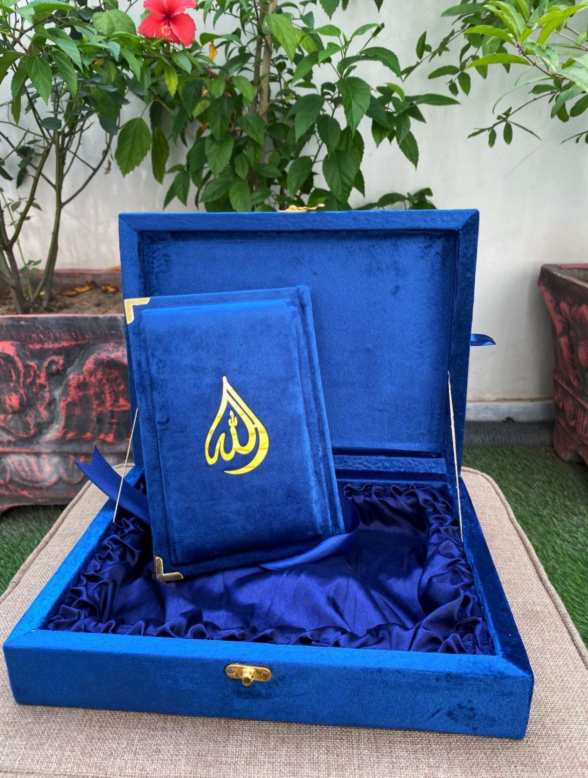 Velvet Quran Set – Elegant Islamic Gift