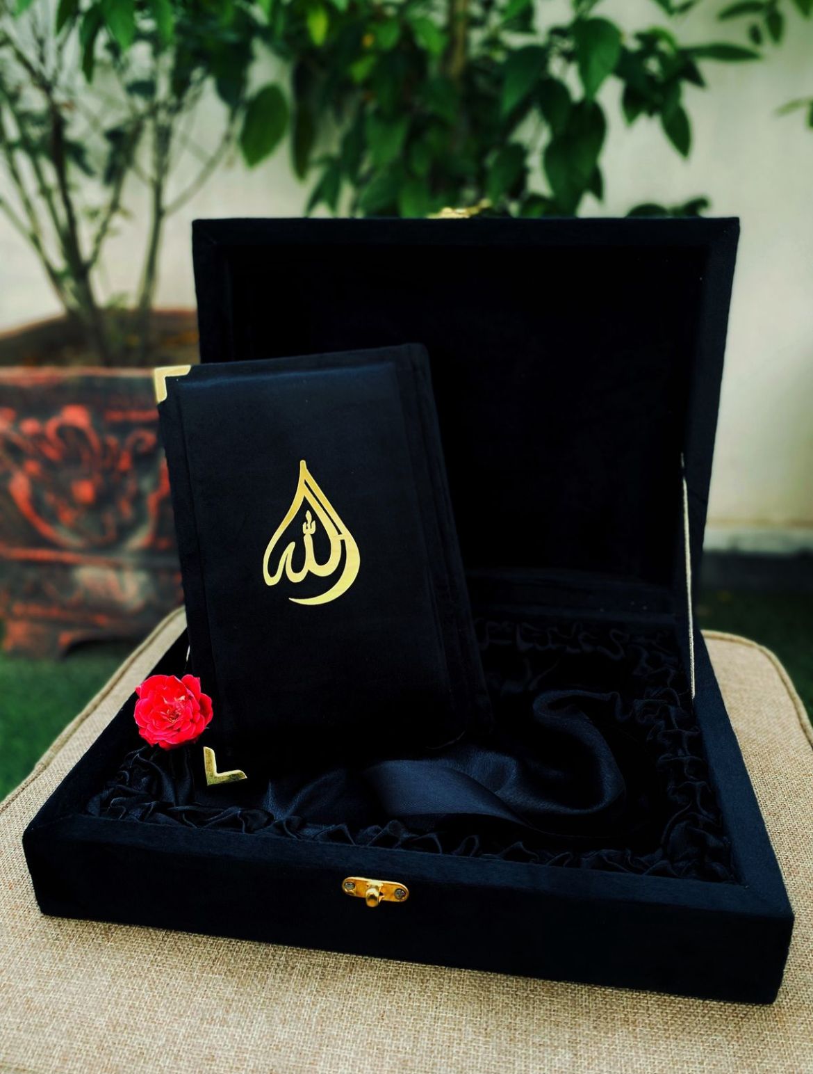Velvet Quran Set – Elegant Islamic Gift